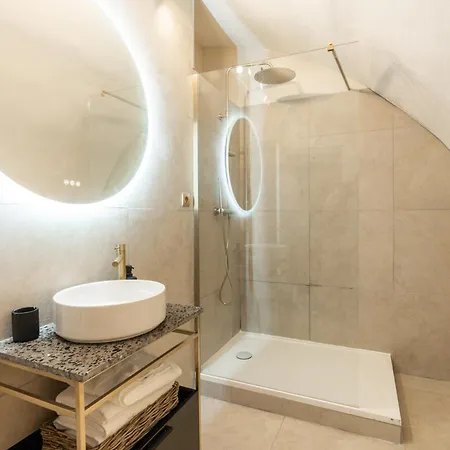 Apartment Merveilleux En Pleins Coeurs Du Marais *